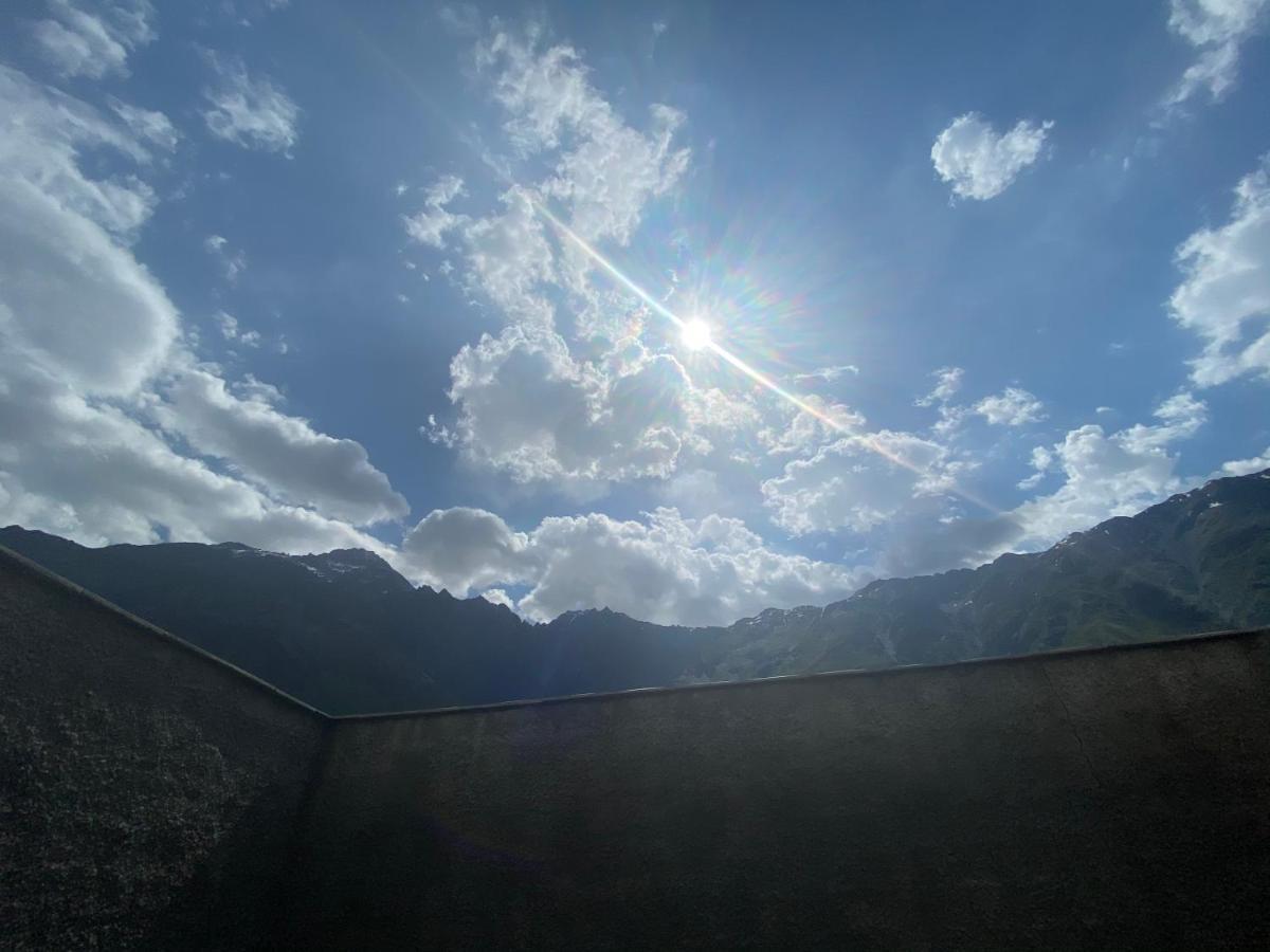 Uptown Boutique Kazbegi Hotel Eksteriør billede
